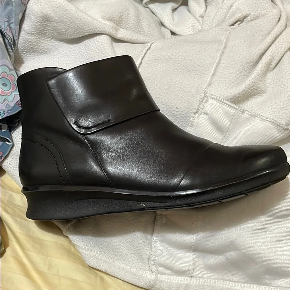Sleek Black Ankle Boots - Picture 2 of 7